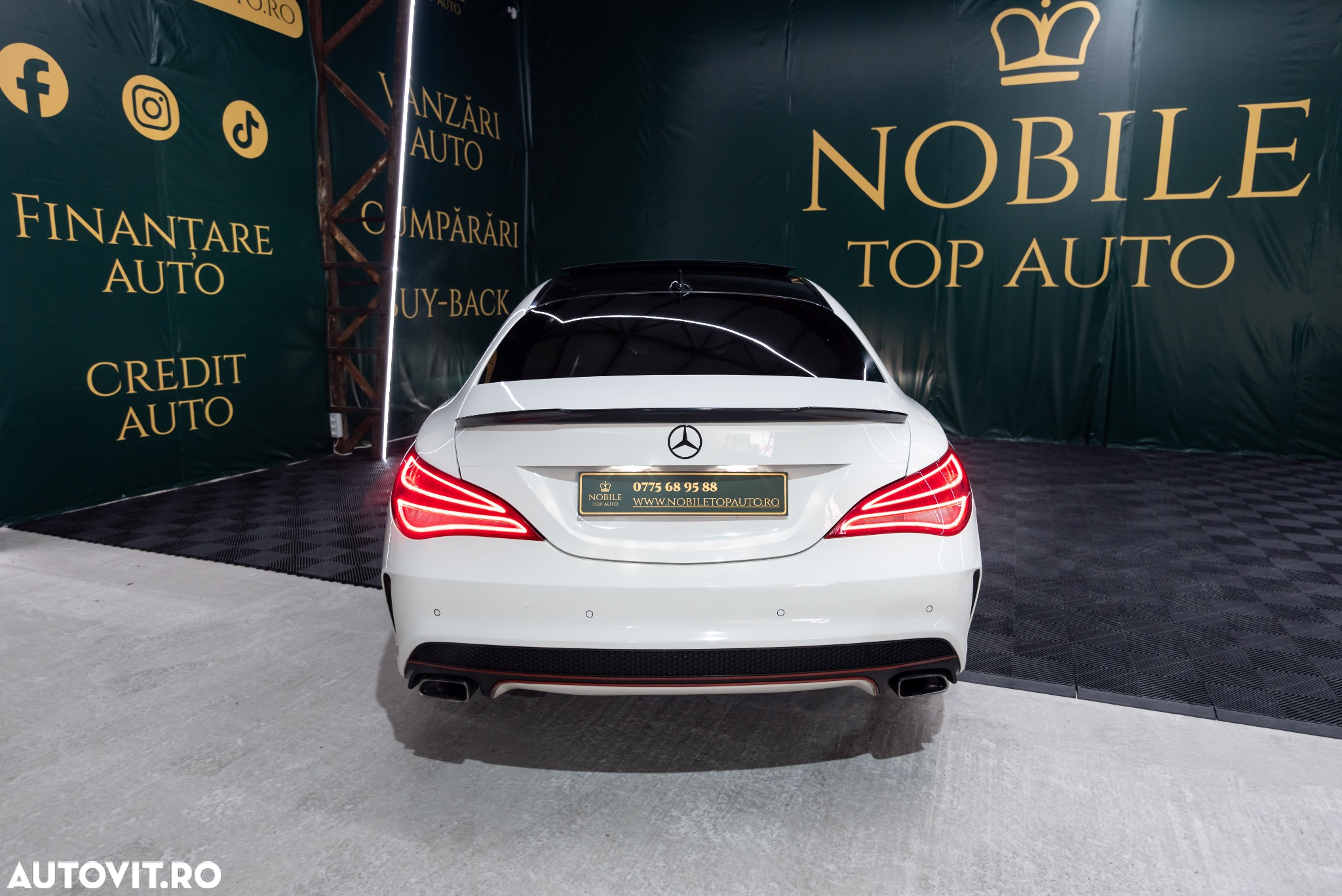 Mercedes-Benz CLA 200 7G-DCT AMG Line - 3