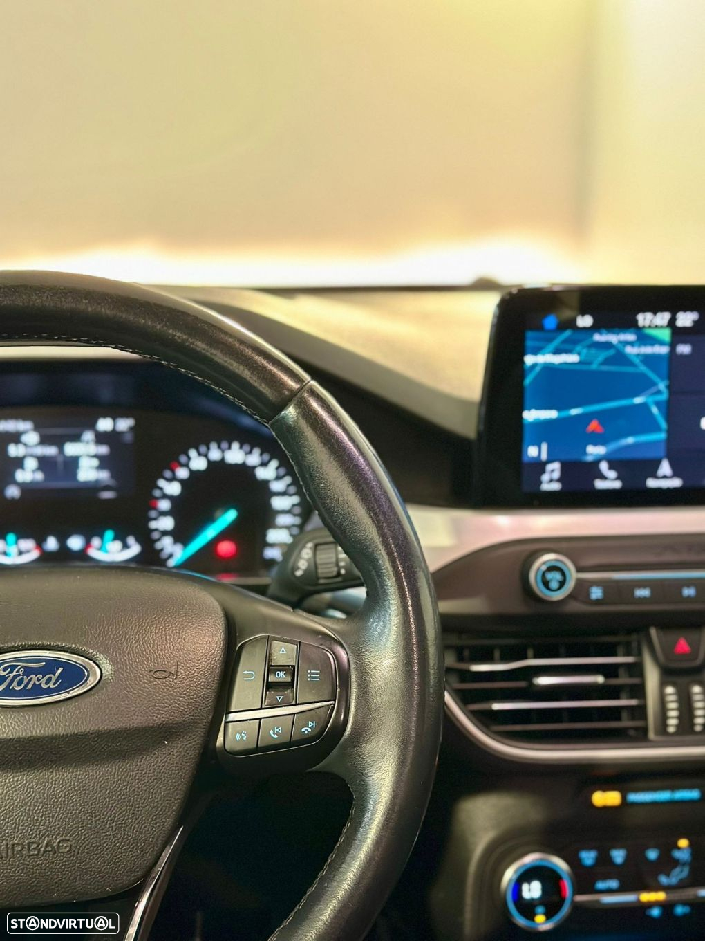 Ford Focus SW 1.5 TDCi EcoBlue Connected - 17