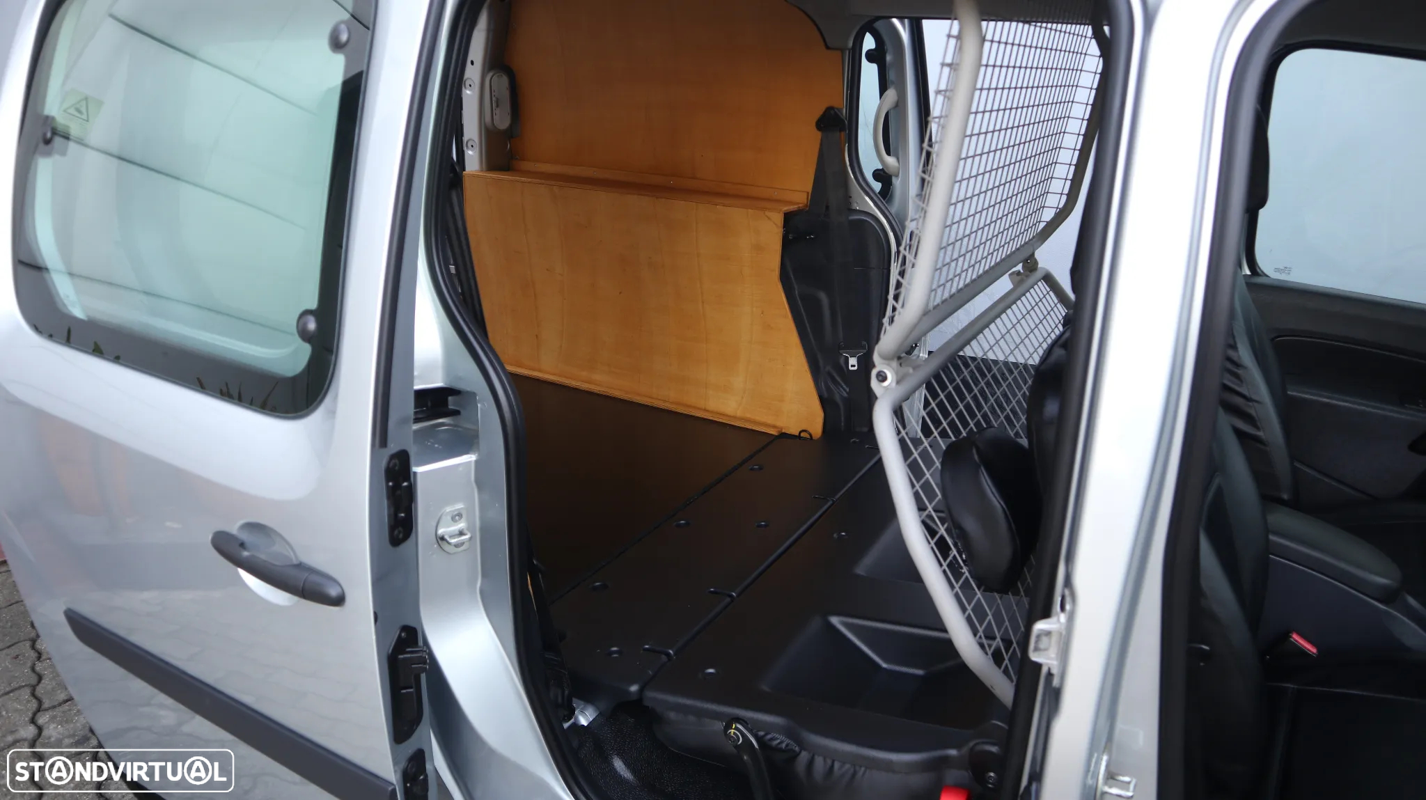 Renault Kangoo 1.5 dCI Blue 115 Maxi 4 lugares - 9