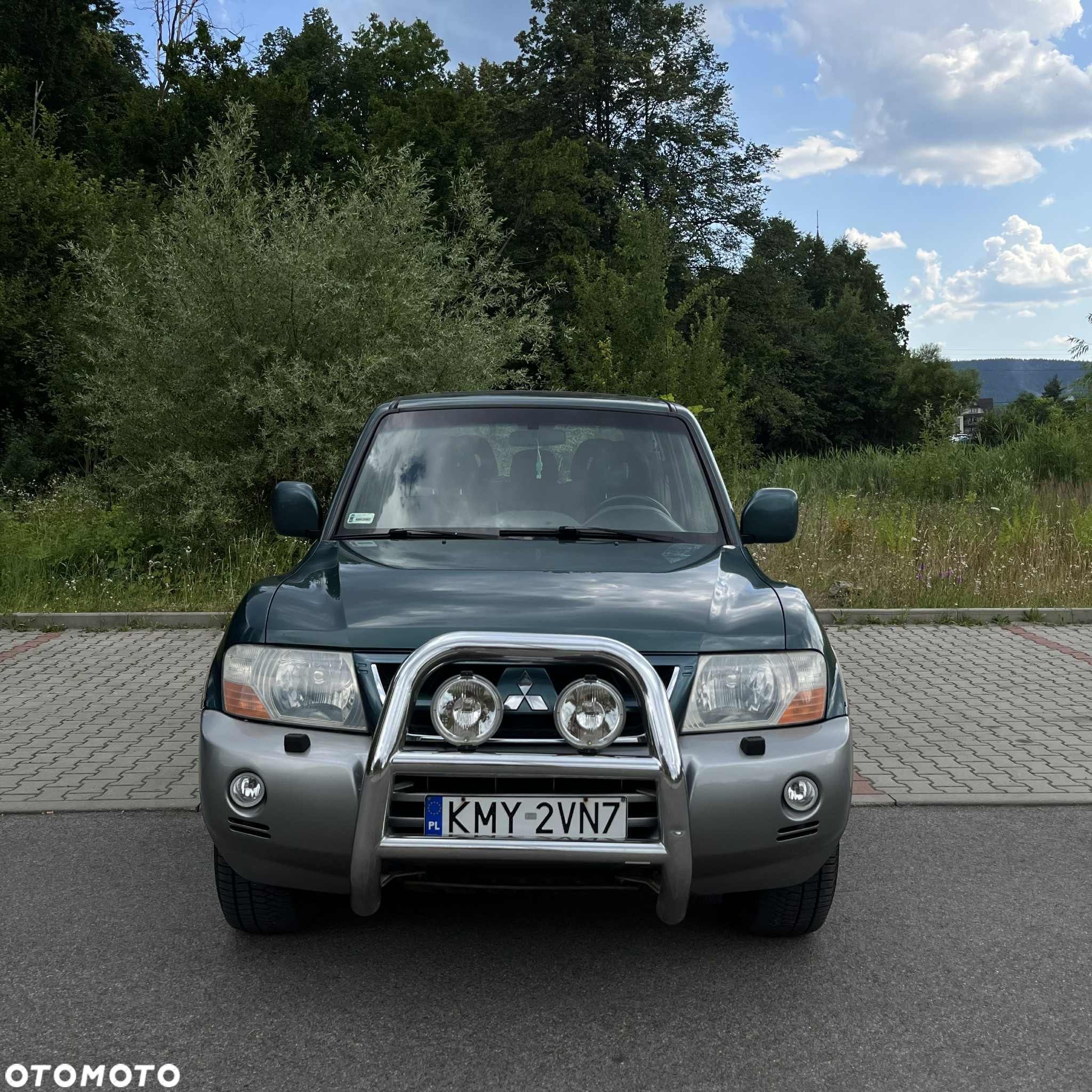 Mitsubishi Pajero - 1