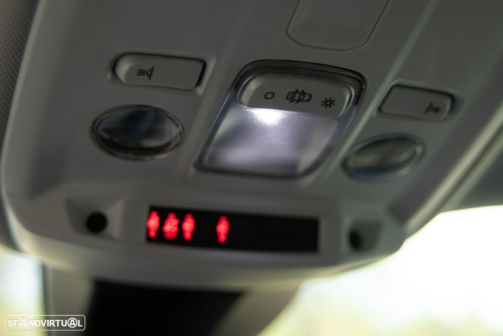 Peugeot 2008 1.2 PureTech Allure Pack - 37