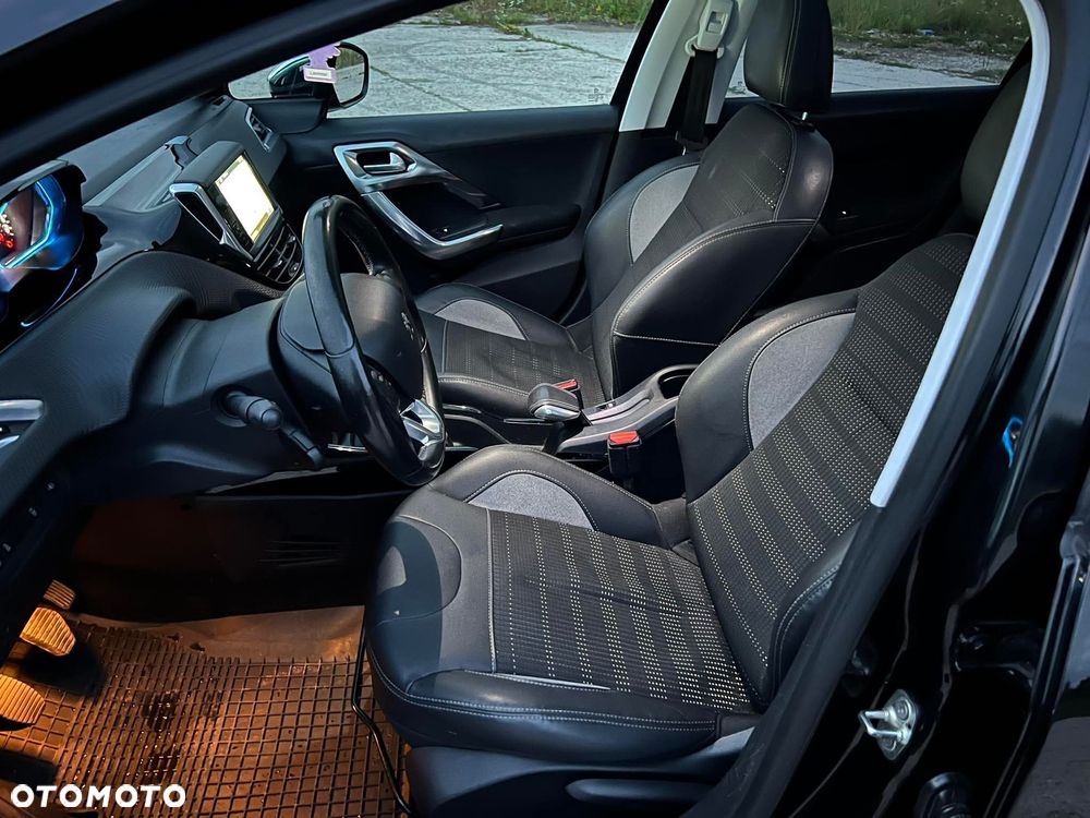 Peugeot 2008 PureTech 82 Allure - 16