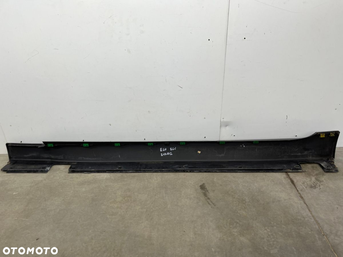 Nakładka progu BMW 5 E60 E61 prawa listwa próg zewnętrzny 7033760 - 13