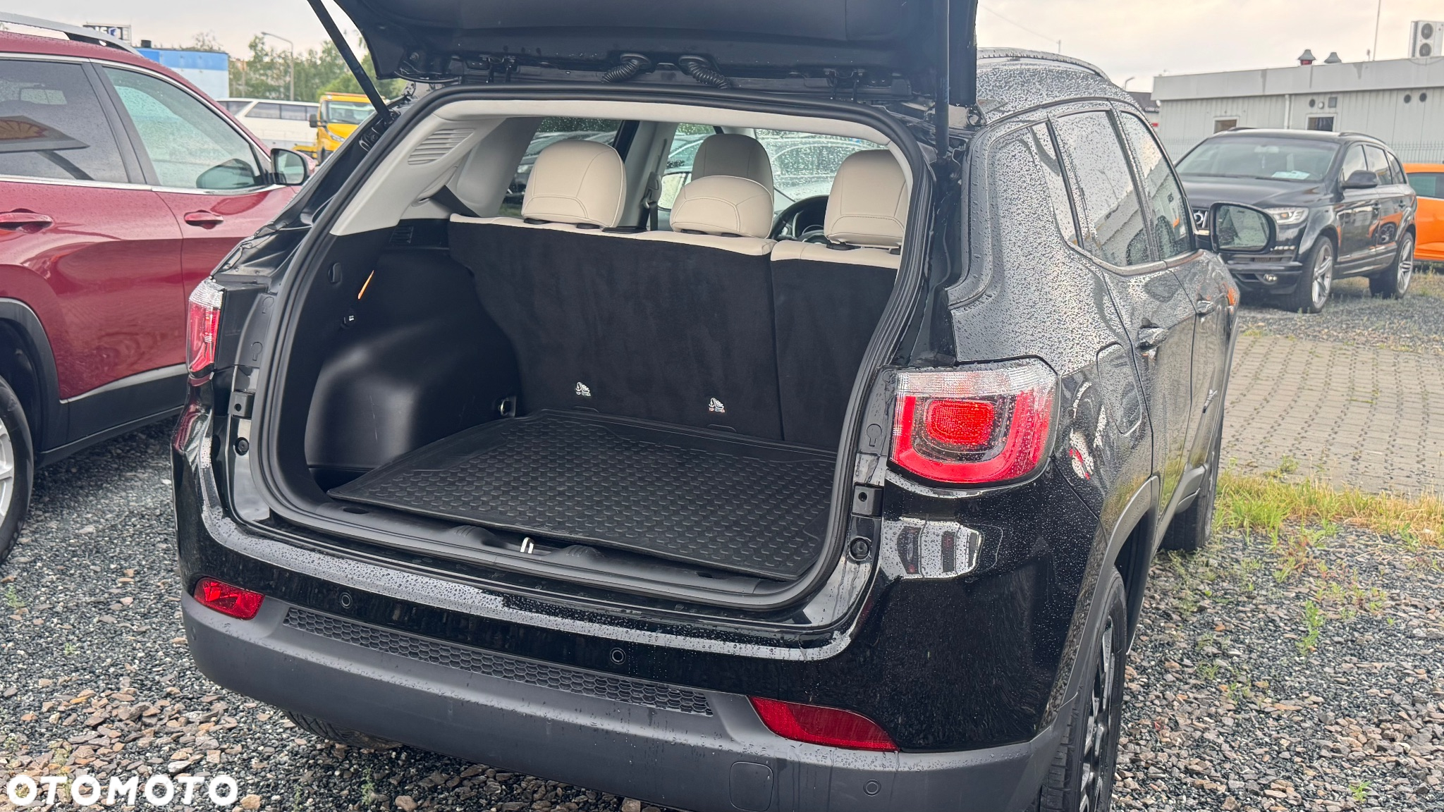 Jeep Compass - 28