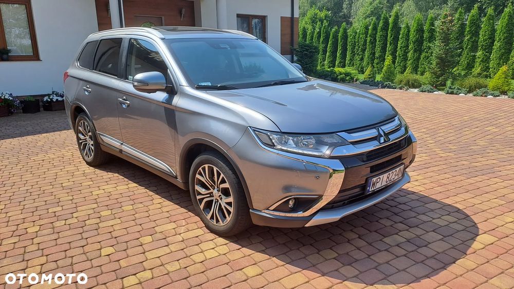 Mitsubishi Outlander 2.0 Instyle Navi 4WD CVT - 2