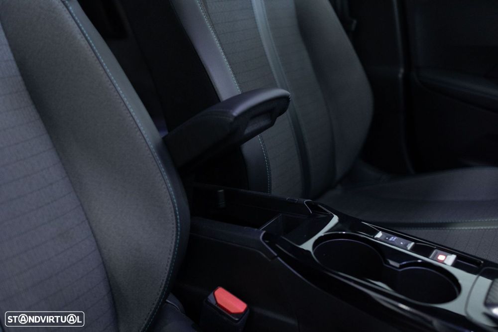 Peugeot 2008 1.2 PureTech Allure EAT8 - 24