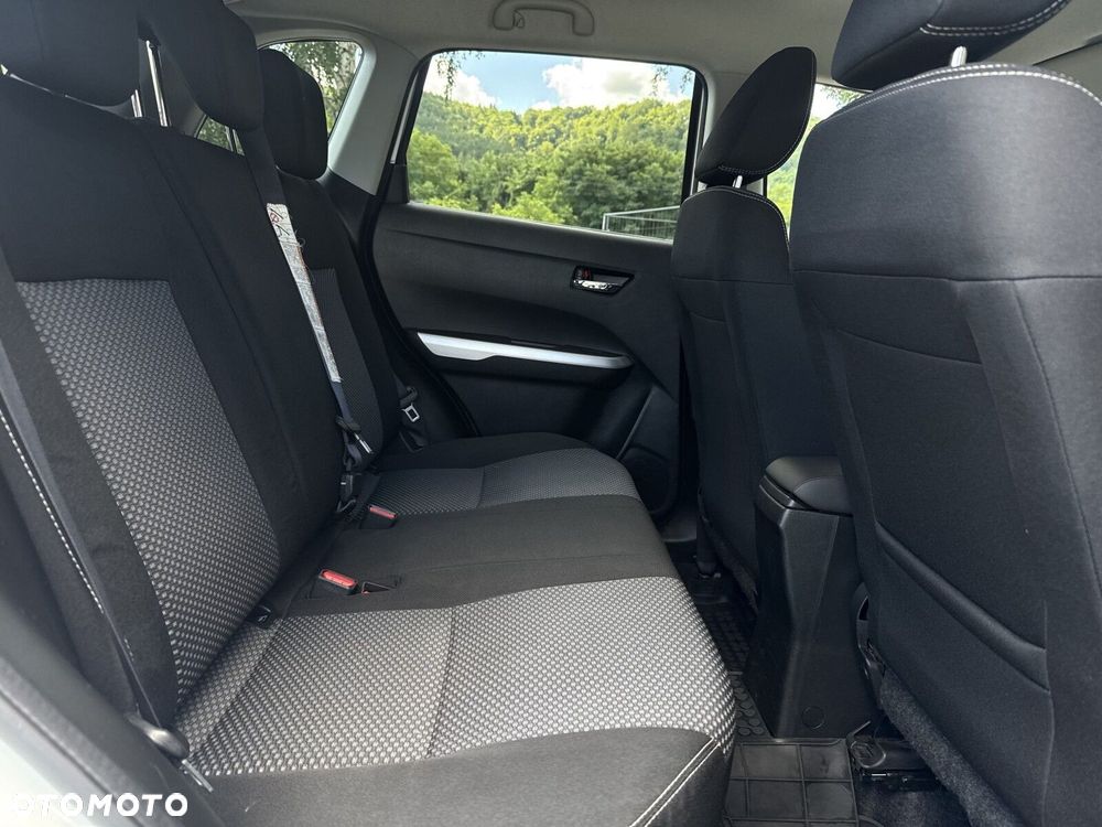 Suzuki Vitara 1.6 Comfort 4WD - 29