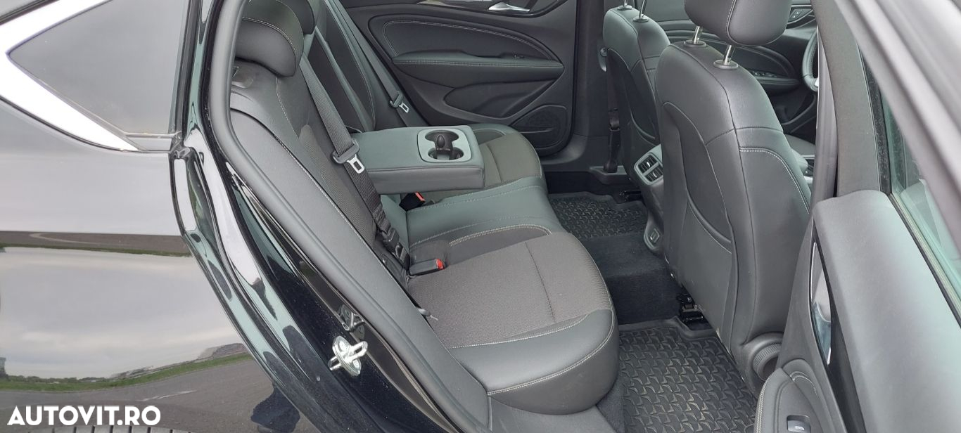 Opel Insignia - 25