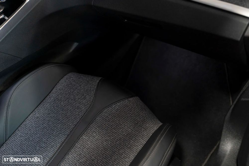 Peugeot 5008 1.5 BlueHDi Allure Pack EAT8 - 37