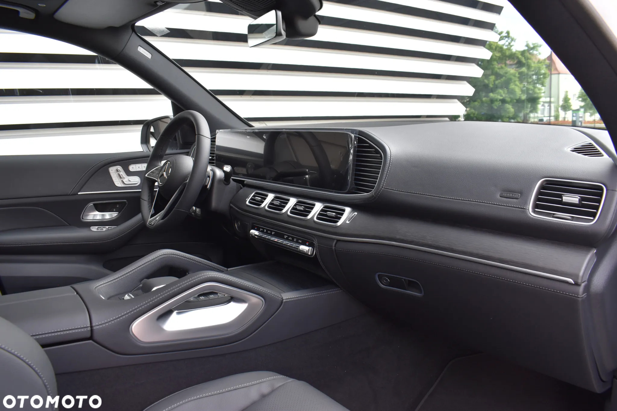 Mercedes-Benz GLE 300 d 4Matic 9G-TRONIC AMG Line Advanced Plus - 25
