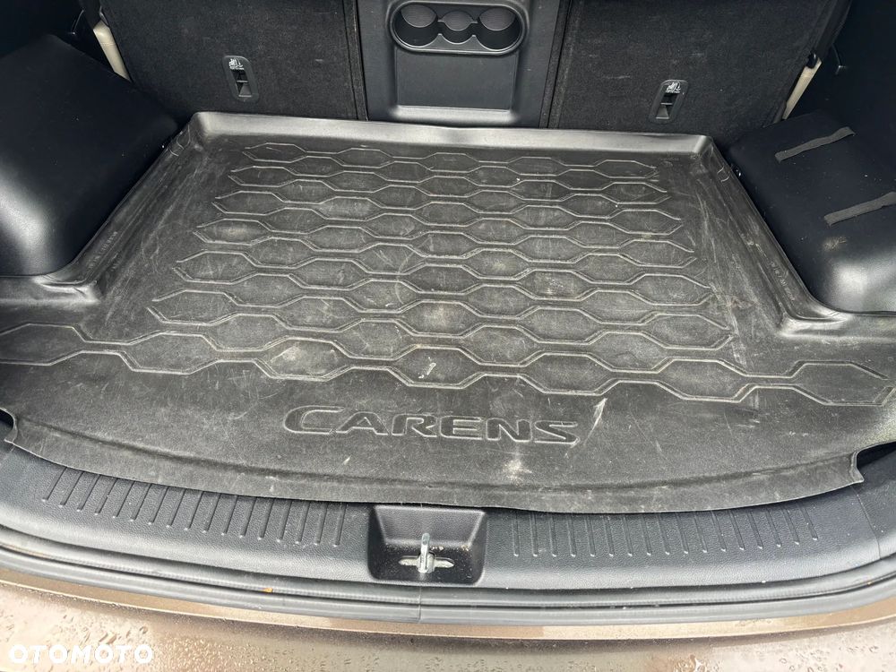 Kia Carens 1.7 CRDi L - 7