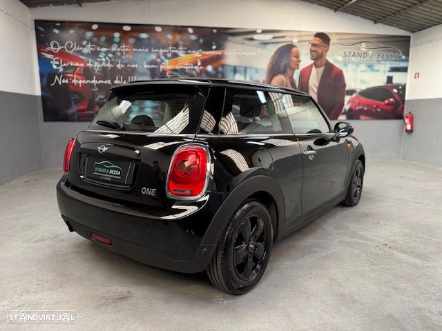 MINI 3 Portas One Auto - 8