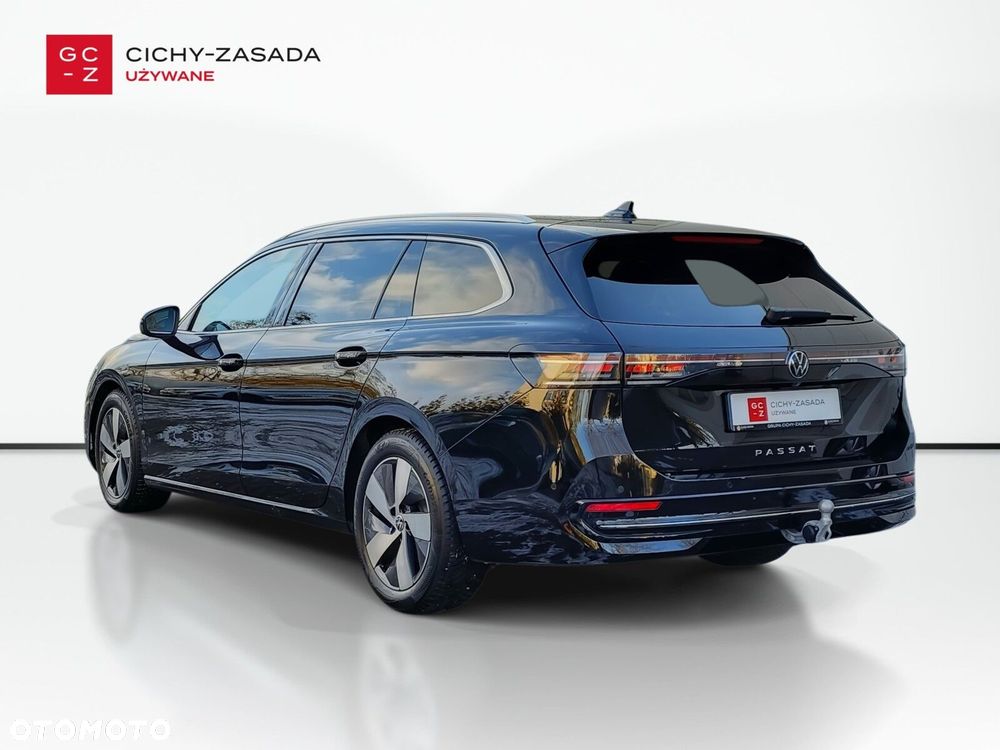 Volkswagen Passat Variant 2.0 TDI EVO Elegance DSG - 3