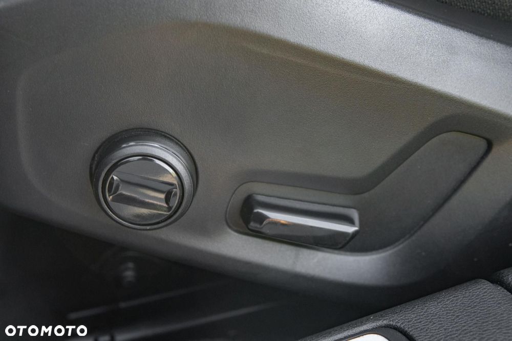 Volvo V60 B4 D Momentum Pro - 33