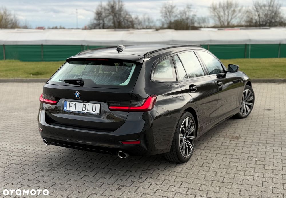 BMW Seria 3 320d xDrive Sport Line Shadow - 23