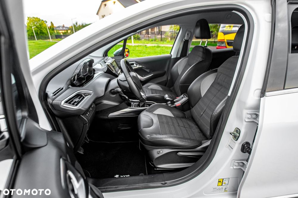 Peugeot 2008 1.6 VTi Style - 23