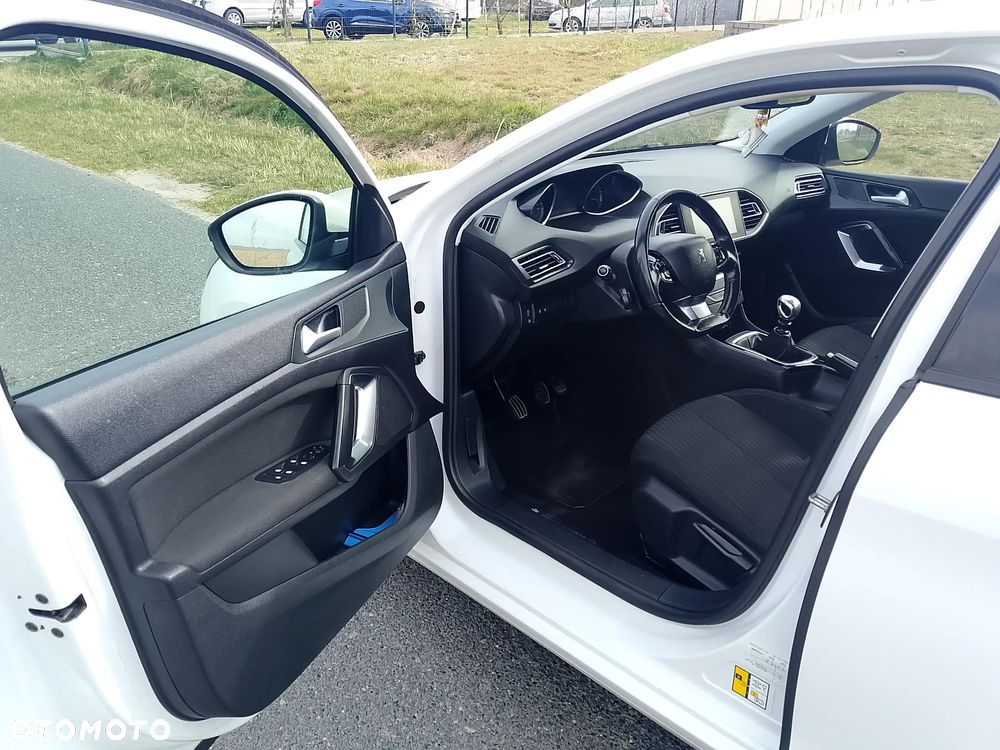 Peugeot 308 BlueHDi FAP 120 Stop&Start Style - 35