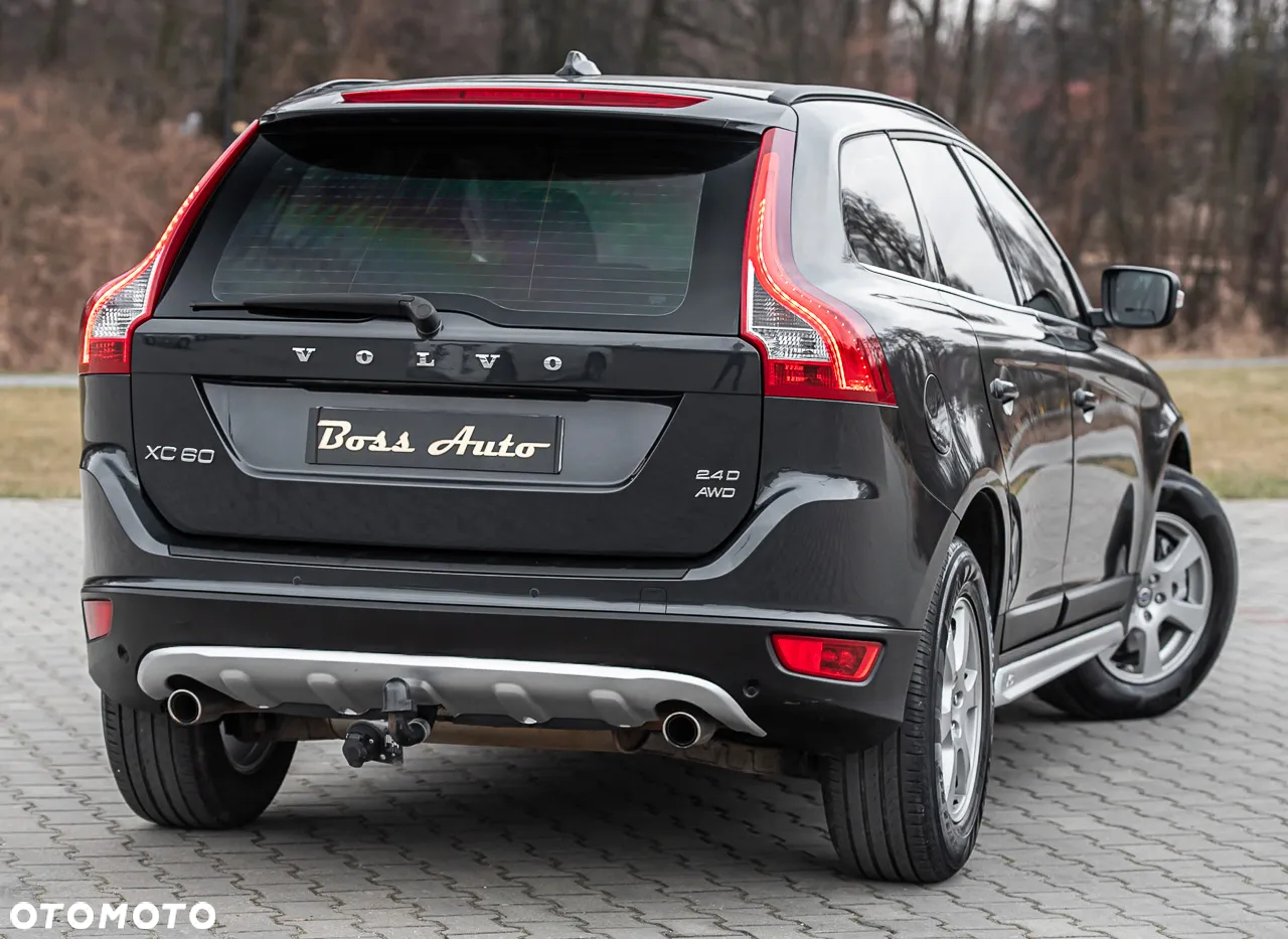 Volvo XC 60 2.4D AWD RDesign - 12