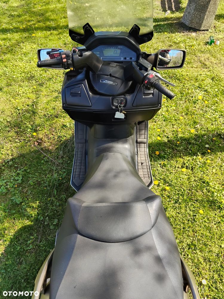 Suzuki Burgman - 7