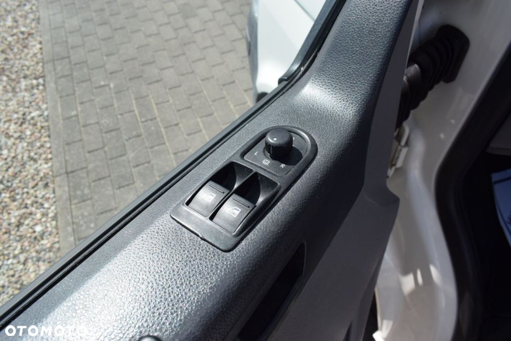 Volkswagen Transporter - 17