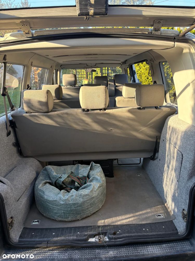 Volkswagen Caravelle Basis / CL - 9