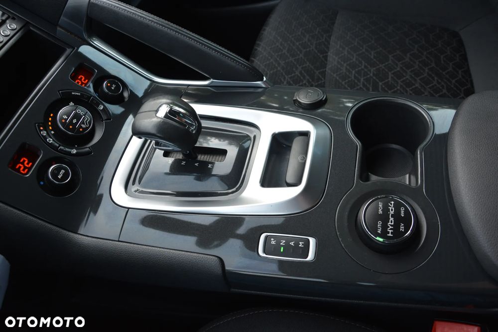 Peugeot 3008 2.0 HDi HYbrid4 - 32