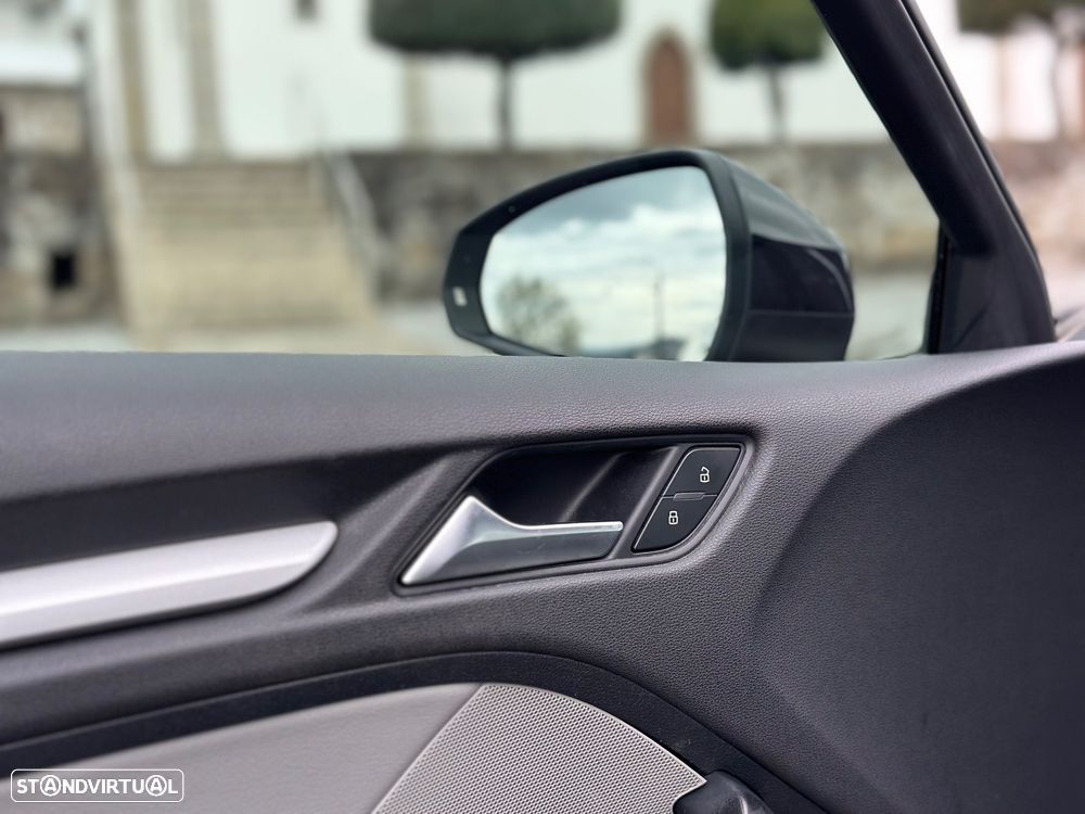 Audi A3 Sportback 1.6 TDI S tronic design - 26