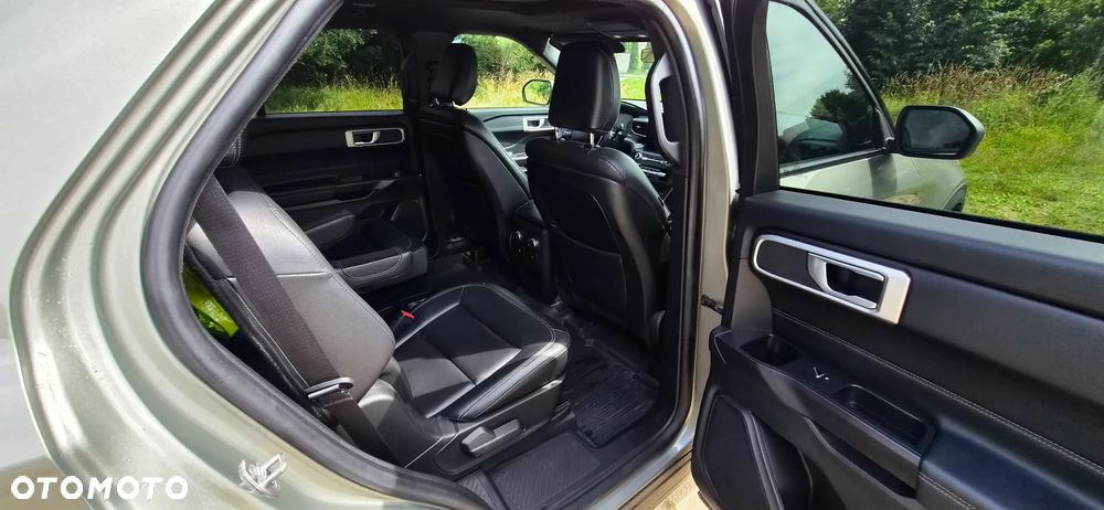 Ford Explorer - 23