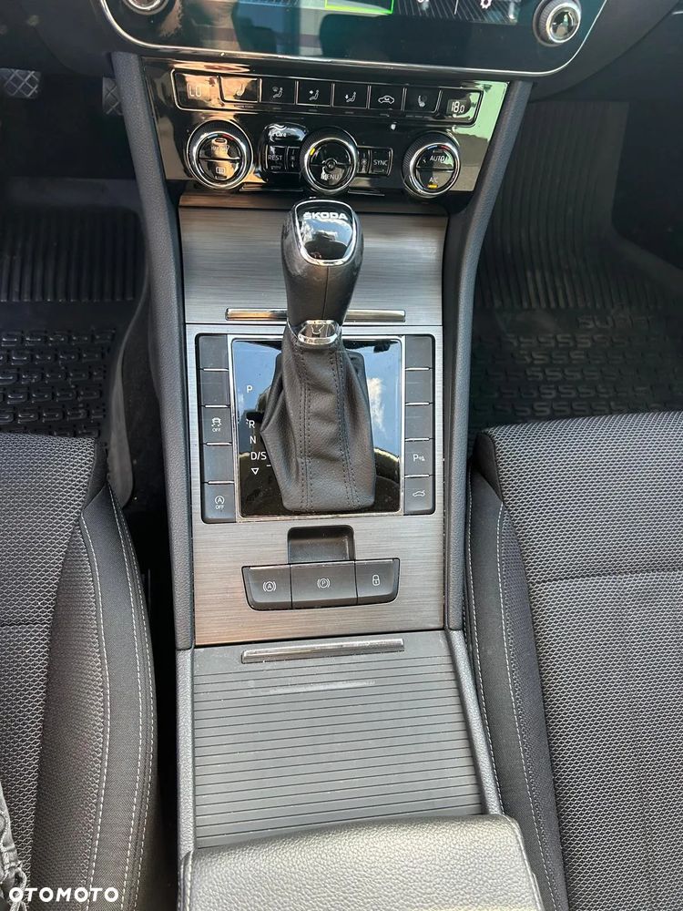 Skoda Superb 2.0 TSI Style DSG - 20