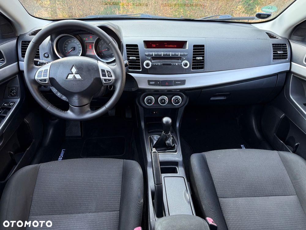 Mitsubishi Lancer 1.8 Intense - 19