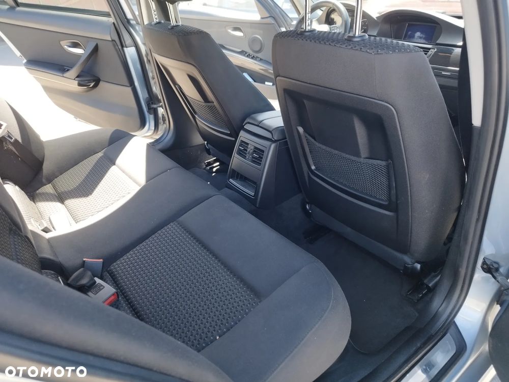 BMW Seria 3 320i - 9