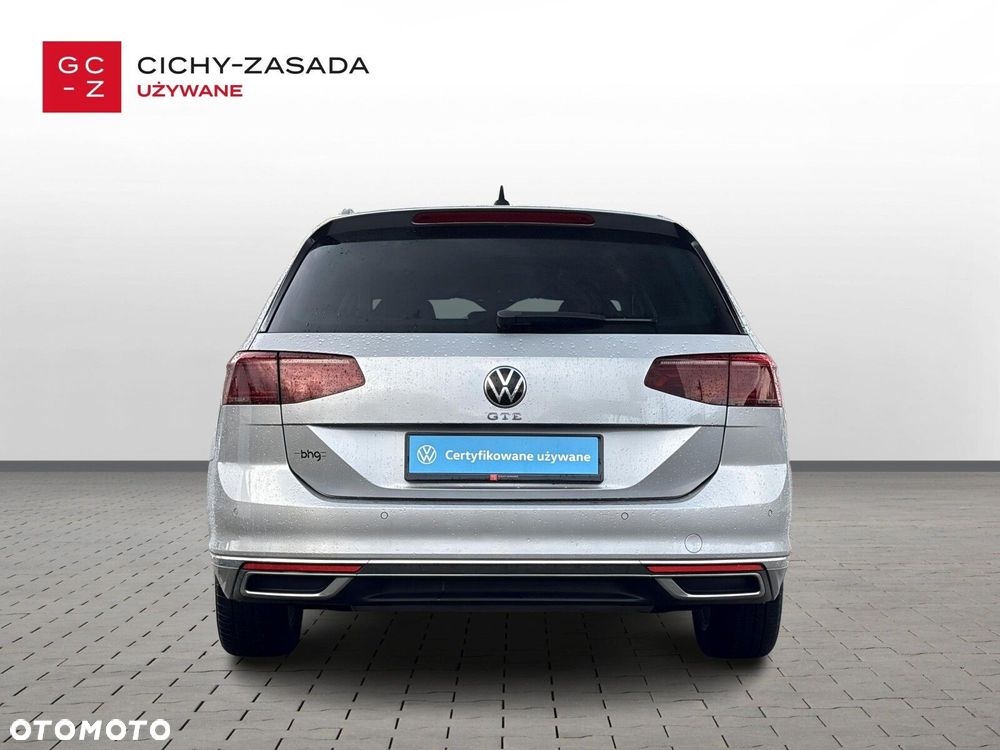 Volkswagen Passat - 4