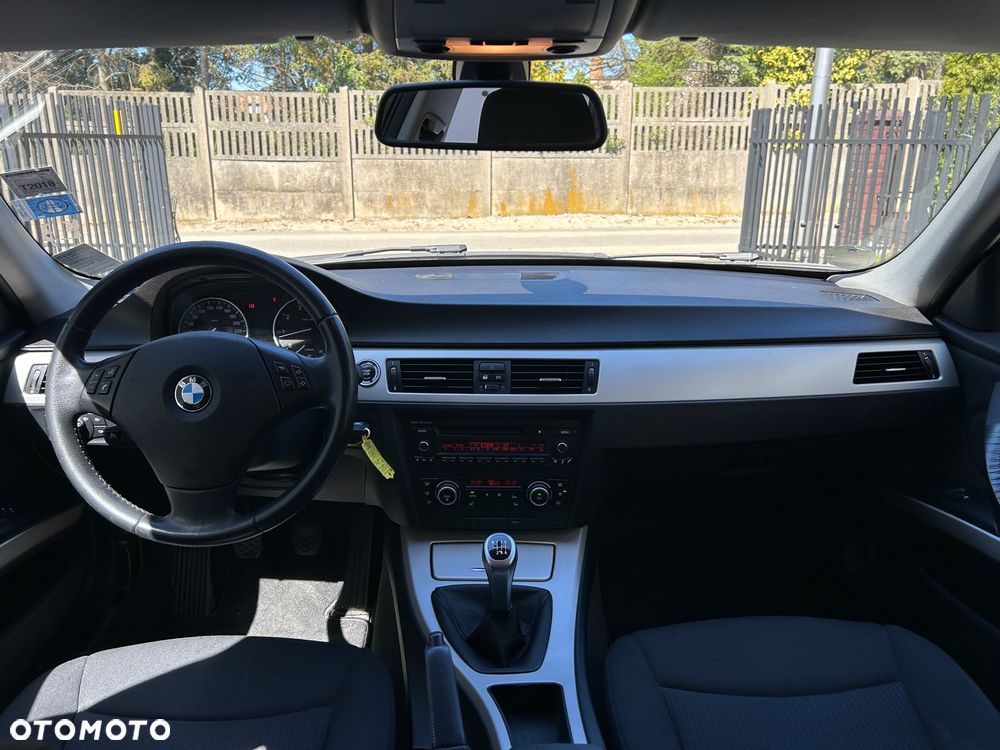 BMW Seria 3 318i Edition Exclusive - 6
