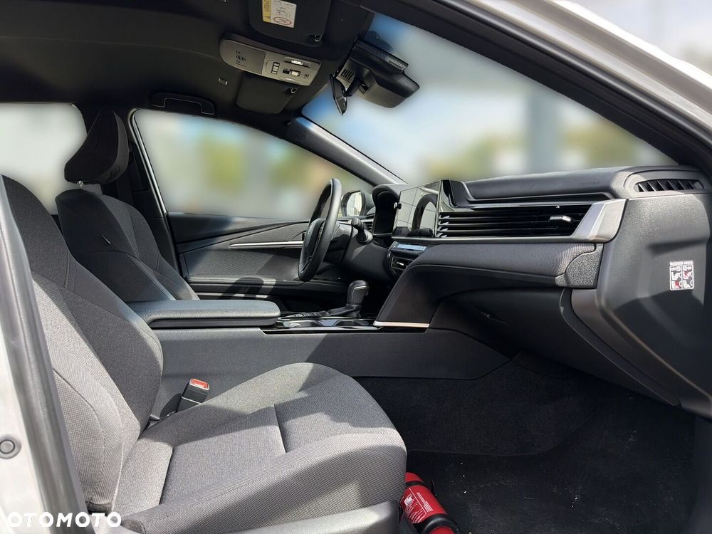 Toyota Camry - 10
