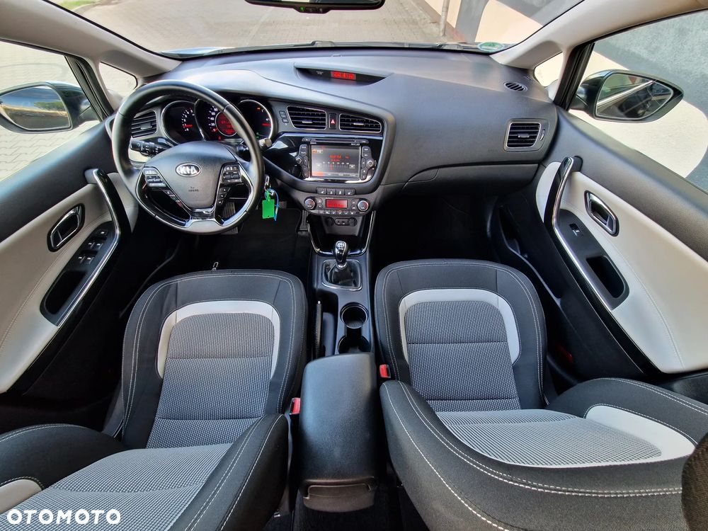 Kia Ceed 1.6 CRDi 128 Dream Team Edition - 7