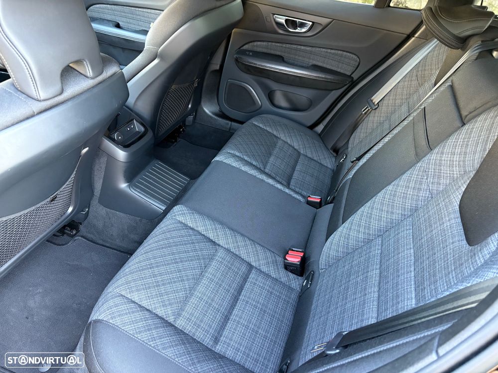 Volvo V60 T6 AWD Recharge Plus Bright - 11