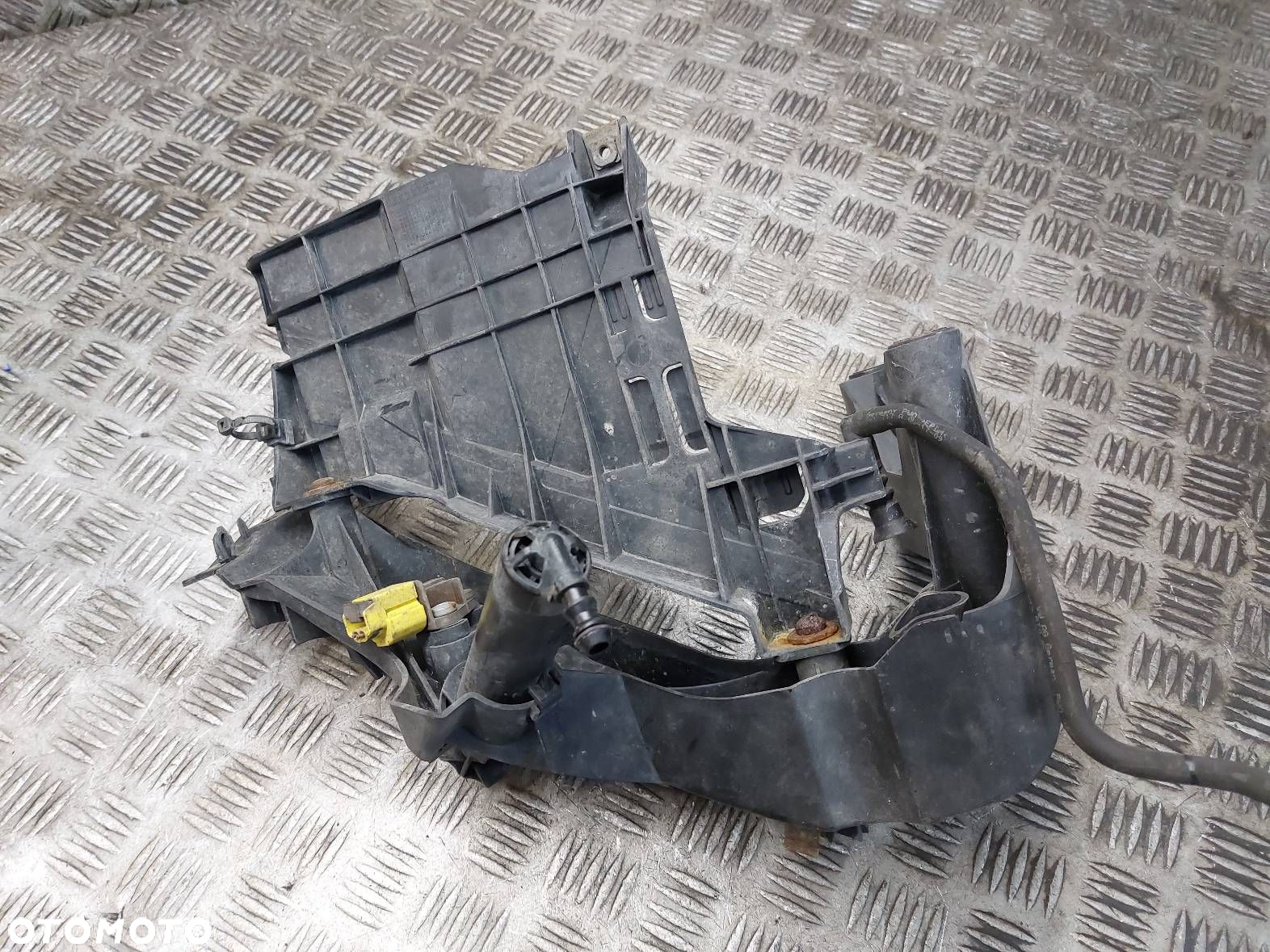 ŚLIZG BŁOTNIKA LEWY + SPRYSKIWACZ LAMPY AUDI A5 8T 8T0805607L - 2
