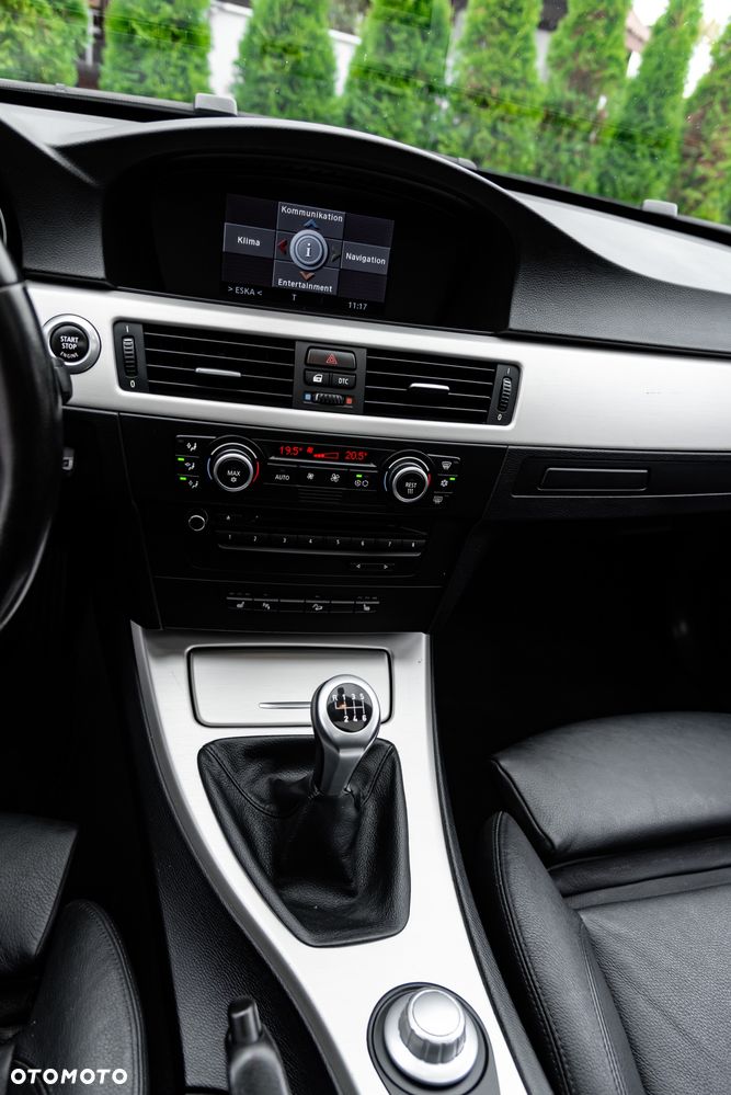 BMW Seria 3 330xi - 34