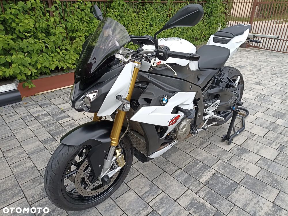 BMW S - 26