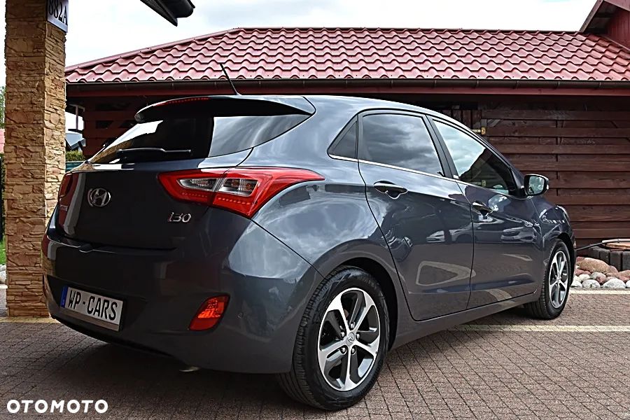 Hyundai i30 blue 1.6 GDI Passion - 10