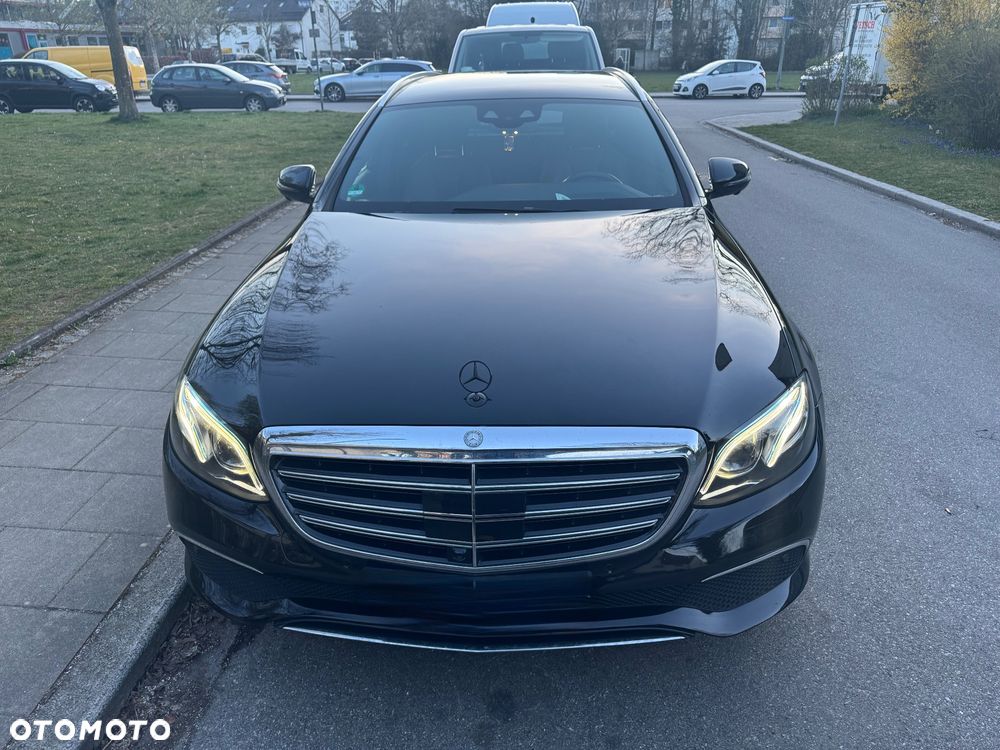 Mercedes-Benz Klasa E 400 4-Matic 9G-TRONIC - 3