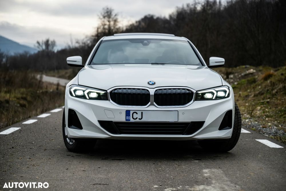 BMW Seria 3 330i xDrive Aut. Sport Line - 9