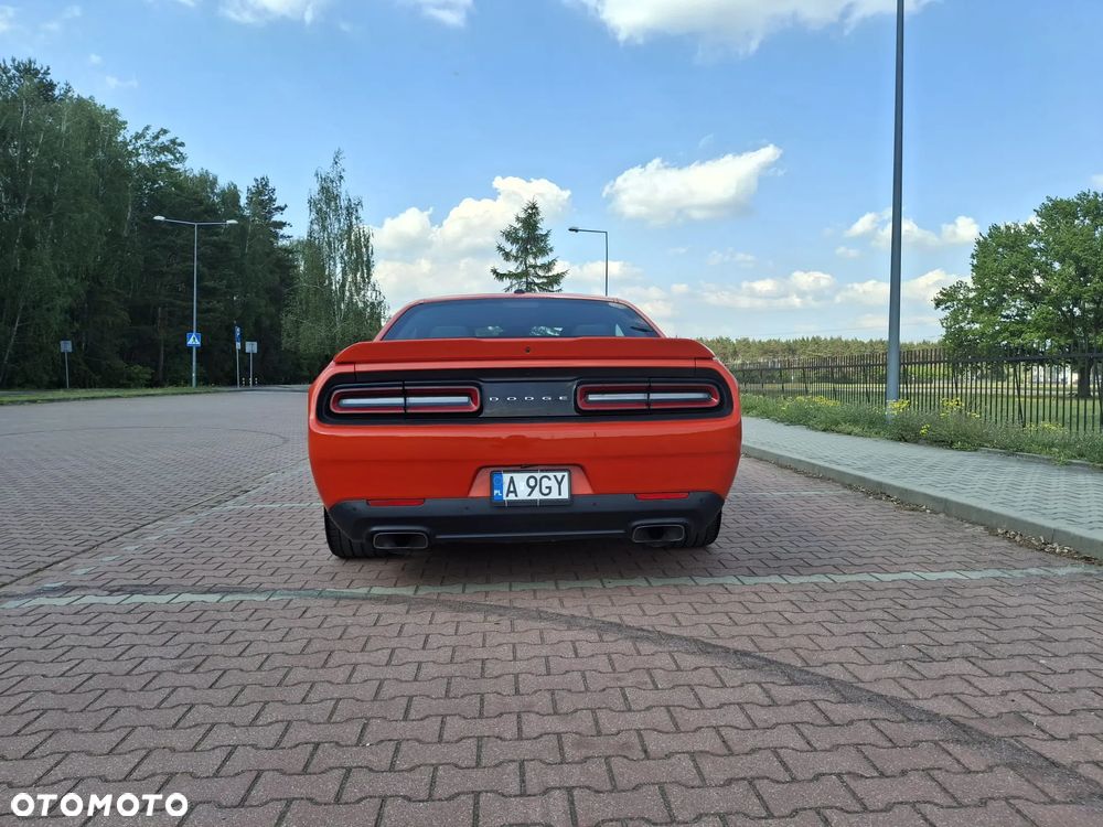 Dodge Challenger 5.7 R/T - 17