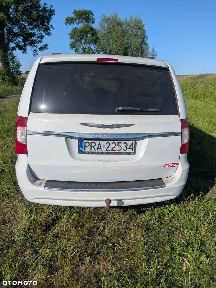 Chrysler Town & Country - 5