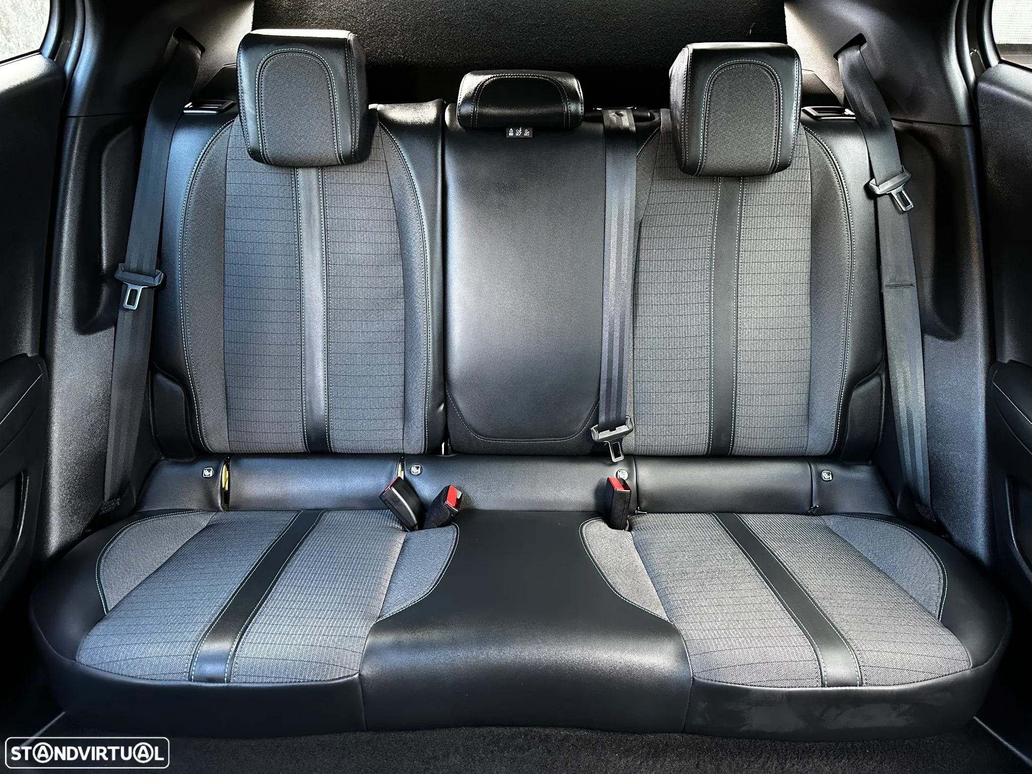 Peugeot 2008 1.5 BlueHDi Allure - 7
