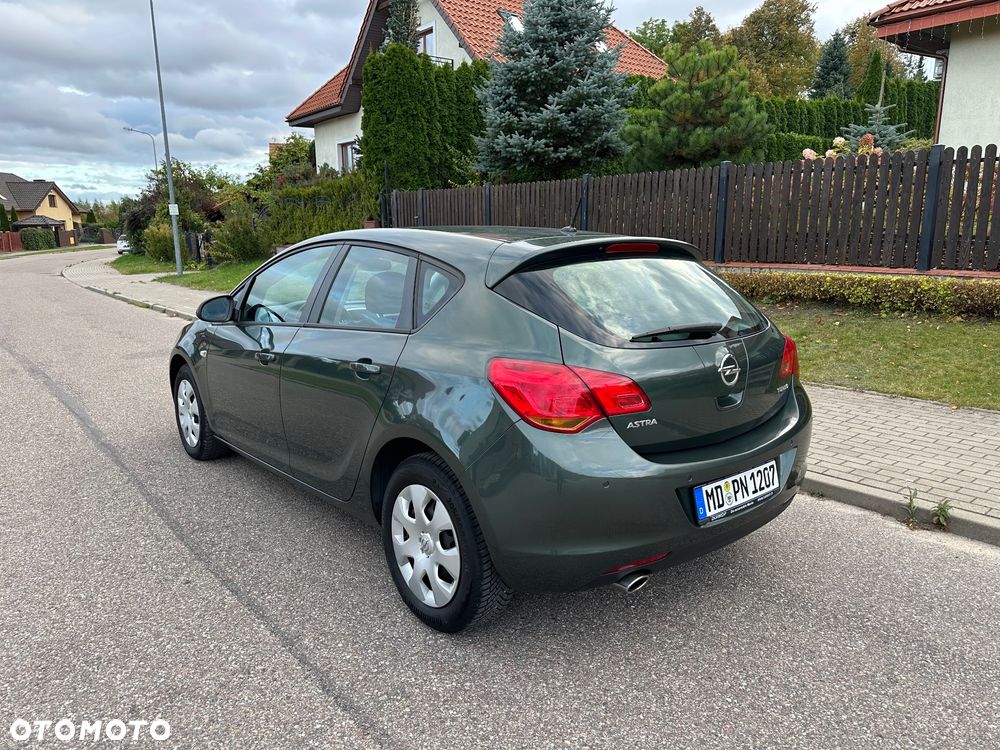 Opel Astra 1.4 Turbo 150 Jahre - 12