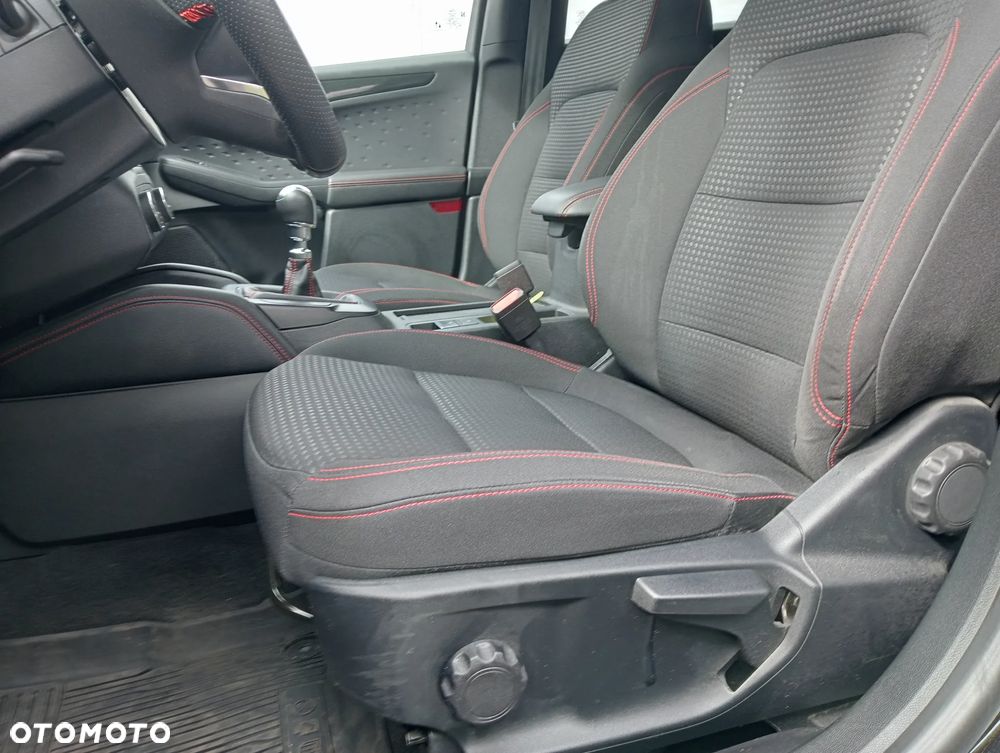 Ford Kuga 2.0 TDCi FWD ST-Line - 9
