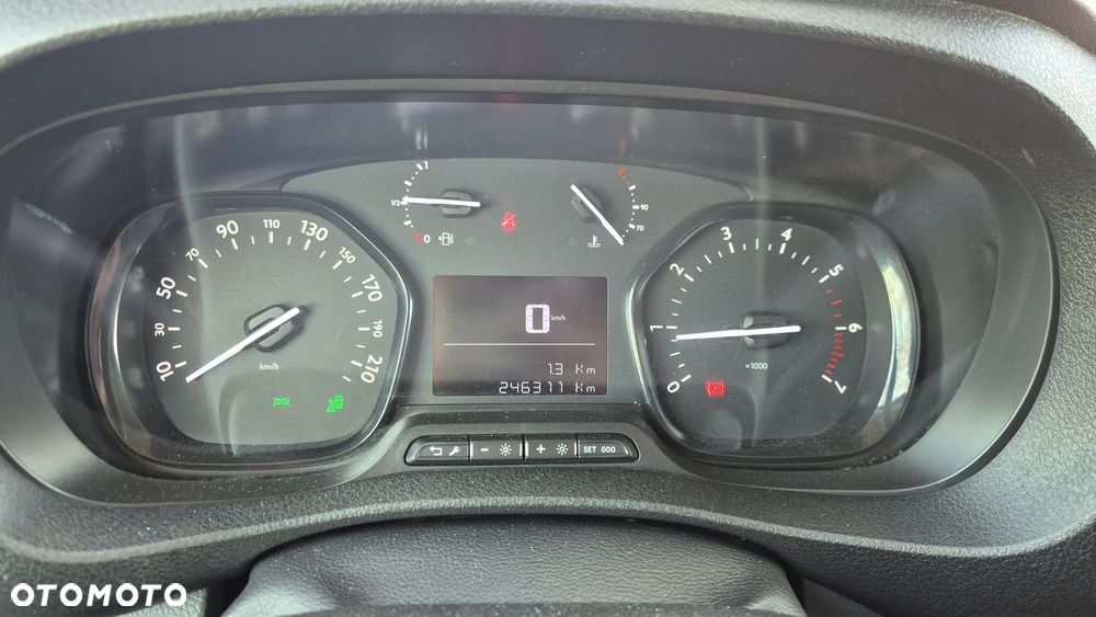 Citroën Jumpy Toyota Proace expert 2.0 HDI 122KM - 19