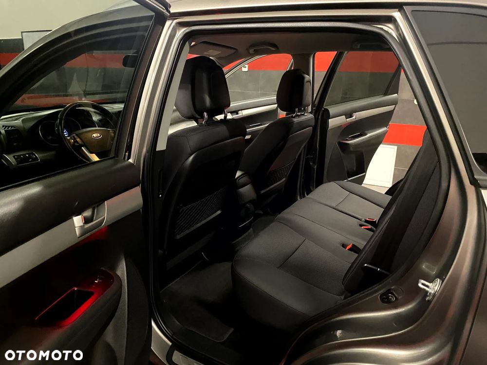Kia Sorento 2.4 CVVT Attract - 17