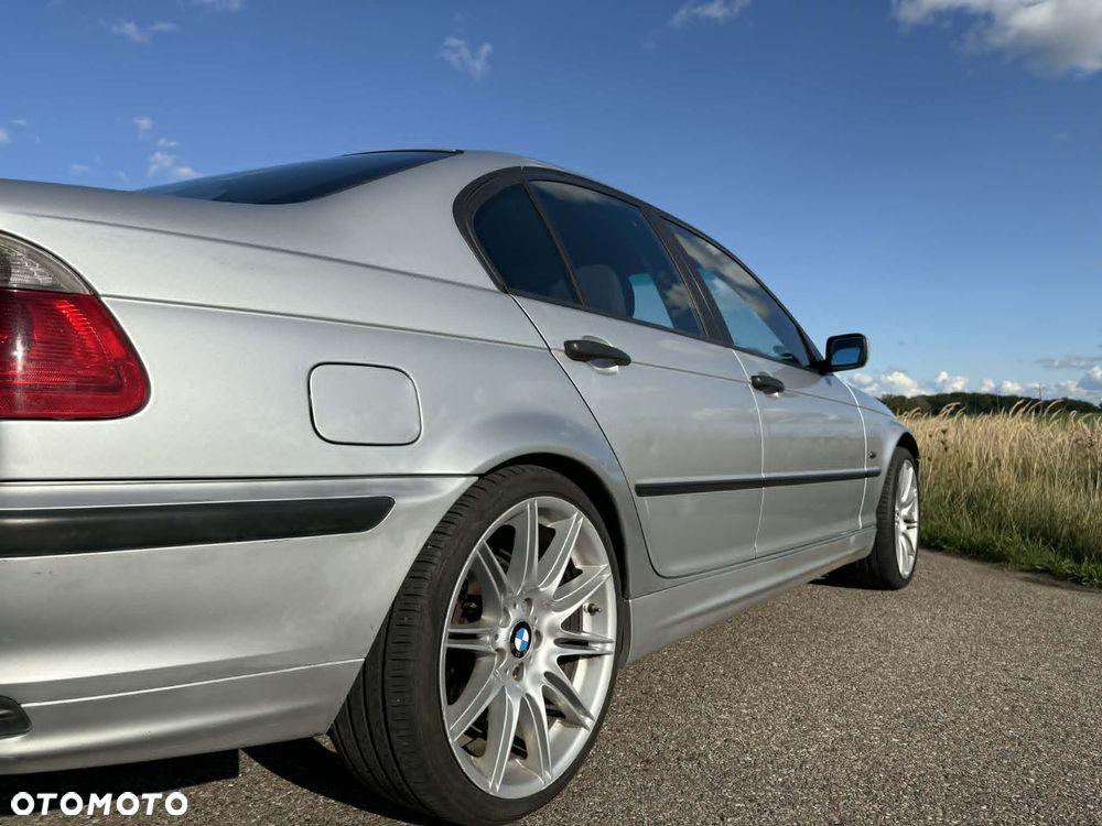 BMW Seria 3 318i - 9